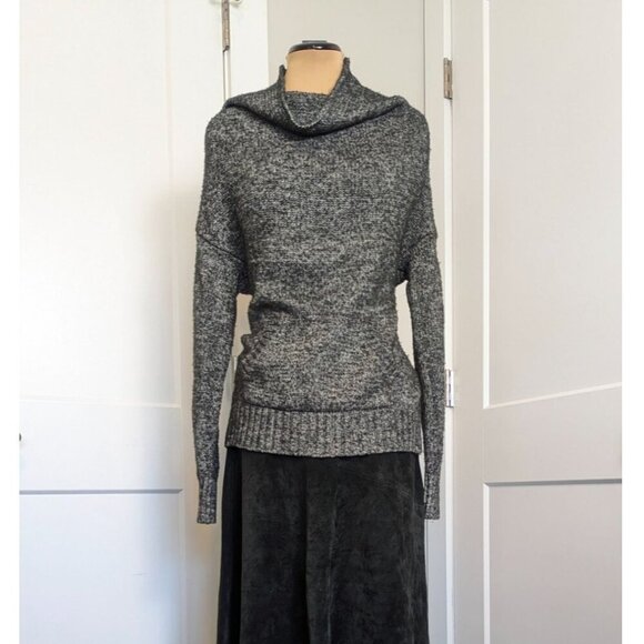 LOFT women's knit sweater Medium cowl neck kangaroo pocket marled gray black GUC - Picture 1 of 7